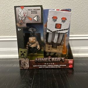 Minecraft Blast Attack Ghast
Action Figure Set